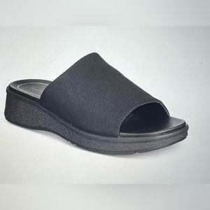 Baretraps woman’s, Rebecca black slip in wedge  sandals size 10